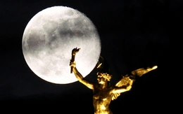 Vì sao Trái đất bị đồn có thêm 'mặt trăng thứ hai'?