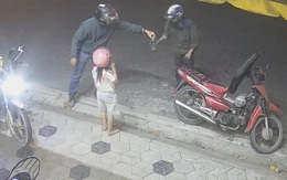 Rút xăng cho hai cha con dắt bộ trên đường: Câu chuyện đẹp ở thành phố nghĩa tình cần lan tỏa