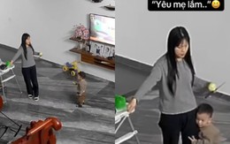 Bé trai lém lỉnh khi thấy mẹ cầm roi