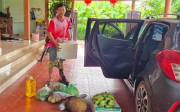 Tết bắt đầu từ những chuyến 'hàng ngoại'