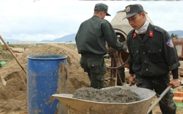 Lửa nhà dài ấm mãi tình đoàn kết