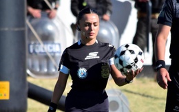 Cư dân mạng phát sốt với nữ trọng tài xinh đẹp ở Argentina