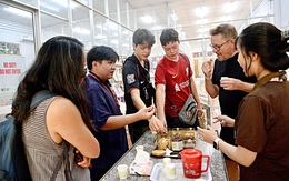 Trở về cùng dựng xây quê hương - Kỳ 1: Viên kẹo ngọt thơm trả ơn đất mẹ