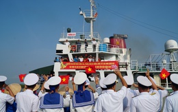 Mang Tết đến với quân, dân đặc khu Côn Đảo và nhà giàn DK1