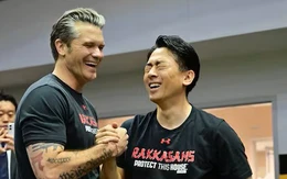 Bộ trưởng Quốc phòng Mỹ và Nhật Bản cùng tập chống đẩy, rèn thể lực