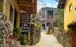 Ngôi nhà xây mới giữa làng Lô Lô Chải khiến dân mạng xốn con mắt