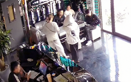 Bắt nhóm người bán hai thiếu nữ vào quán karaoke giá 14 triệu đồng