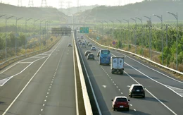 Nâng tốc độ tối thiểu và cấm nhiều loại xe đi làn trong cao tốc Phan Thiết - Dầu Giây