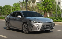 Tin tức giá xe: Hàng loạt xe hybrid giảm giá niêm yết, có mẫu giảm tới 200 triệu đồng