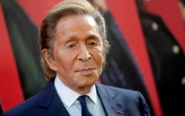 Ngắm những thiết kế vàng son của Valentino Garavani, người làm nên thời trang vương giả