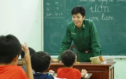 Lớp học 'liên hiệp khối', đi trễ vẫn được thầy dang tay đón