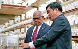 Thủ tướng Vanuatu thăm Trường đại học Nha Trang, thúc đẩy hợp tác đào tạo nguồn nhân lực