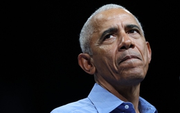 Ảnh ông Obama cởi trần trên đảo của 'tỉ phú ấu dâm' Jeffrey Epstein là giả