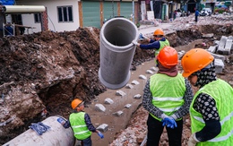 Công nhân 'đội' rét 13 độ hối hả thi công đường vành đai 1 xuyên ngày nghỉ lễ