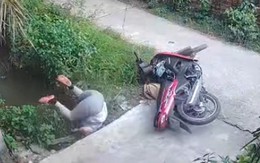 Ông chú té lộn cổ xuống ao vì say rượu mà vẫn cố chấp chạy xe