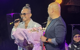 Jimmii Nguyễn hát giữa thời tiết dưới 10 độ C, khán giả vẫn ngồi đến phút cuối