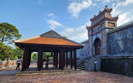 Dựng nhà gỗ trước lăng mộ Hoàng thái hậu Từ Dụ: Trung tâm di tích xin 'rút kinh nghiệm'