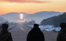 Triều Tiên thử tên lửa siêu thanh, khẳng định 'lực lượng hạt nhân sẵn sàng chiến tranh'