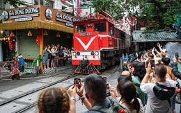 Hà Nội đề xuất dừng chạy tàu qua tuyến 'cà phê đường tàu' để chỉnh trang, tái thiết phố cổ