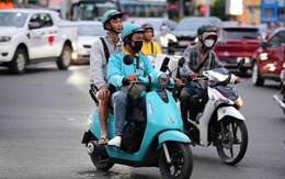 TP.HCM thống nhất chủ trương lắp tủ đổi pin xe máy điện trên vỉa hè