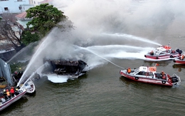 Cháy tàu du lịch King Yacht trên sông Sài Gòn: Lửa bùng từ hầm máy khi đang sửa tàu