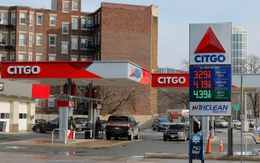 Ông Trump kỳ vọng kéo giá dầu về 50 USD nhờ Venezuela