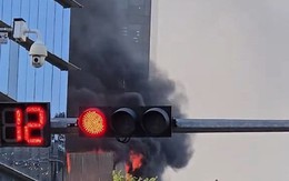 Cháy ở sân thượng tòa nhà trên đường Lê Thánh Tôn