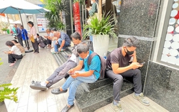 Săn bạc nóng theo vàng