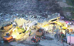 Philippines: Núi rác cao bằng 4 tầng nhà đổ sập, 1 người chết, hàng chục công nhân bị vùi lấp