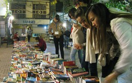 Đi chợ sách đêm