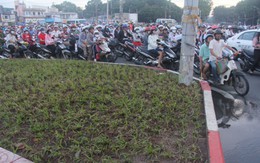 Tiểu đảo gây ùn ứ giao thông