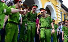 Khó chụp hình "siêu lừa" Huyền Như tại tòa