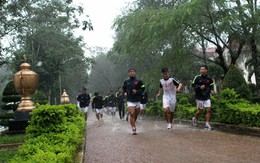 HLV Miura xem “giò cẳng” cầu thủ U-19