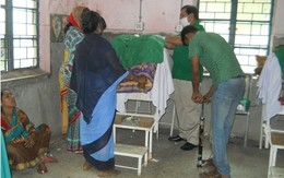 Bác sĩ Ấn Độ dùng bơm xe đạp trong phẫu thuật triệt sản