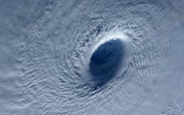 Bão Maysak tiến gần biển Đông, Philippines sơ tán 24.000 dân