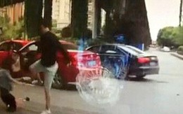 Bị cúp đầu xe, "quý ông" Trung Quốc đánh gãy xương nữ tài xế