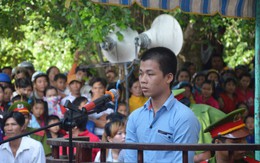 Đẫm nước mắt cha mẹ khi “anh hùng rơm” tuổi 18 hầu tòa