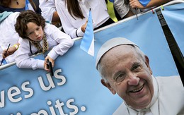 Cả nhà Tổng thống Obama ra sân bay đón Giáo hoàng Francis