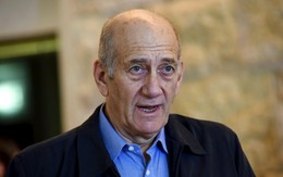 Cựu thủ tướng Israel nhận hối lộ 15.500 USD đi ở tù