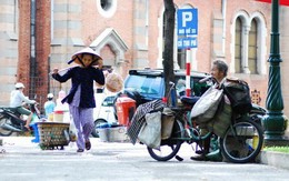 Sài Gòn tiếng rao "nghe sao lạc lõng giữa phố chiều lao xao"