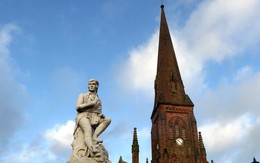 Đến Dumfries ghé thăm nhà thơ Robert Burns