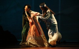 Xem Bạch Xà thấy kịch đẹp như tranh