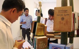 200 bộ từ điển và 300 đầu sách triển lãm ở Huế