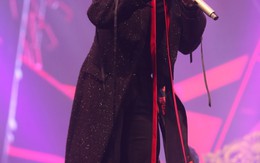 Sắp hết năm 2016, Sơn Tùng tung Lạc trôi