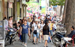 Vỉa hè thông thoáng rồi... làm gì?