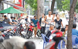 Vỉa hè bị tái chiếm, quận nói vẫn kiểm tra đều đặn