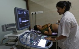 Bà bầu Ấn Độ được khuyên kiêng thịt, từ bỏ ‘chuyện ấy’ 