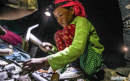 Cheo leo mưu sinh trên bãi thải quặng