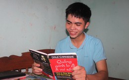 Cậu học trò 3 điểm 10 tập tễnh đi với ước mơ bác sĩ