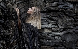 Thế sự trầm luân và quyền lực đen nhức nhối 